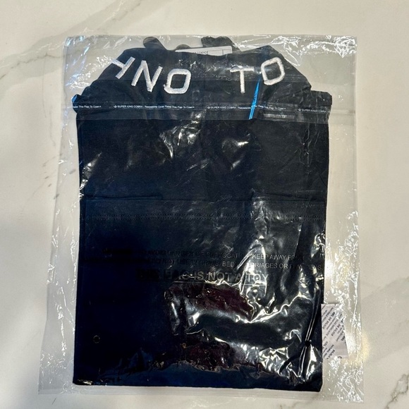 NWT Motel Rocks Black White Tokyo Techno Rhala Crop Long Sleeve Top Size S - Picture 8 of 13